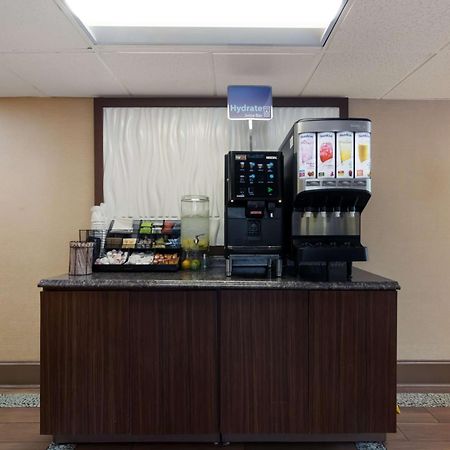 Best Western Hampton Coliseum Inn Exterior photo