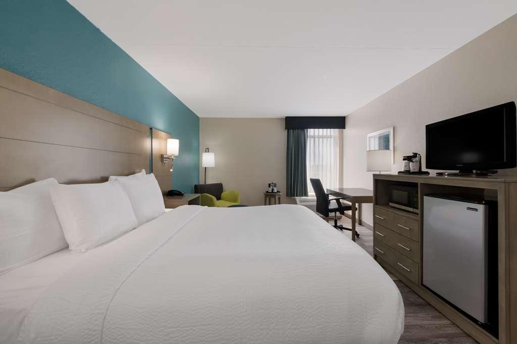 Best Western Hampton Coliseum Inn Room photo