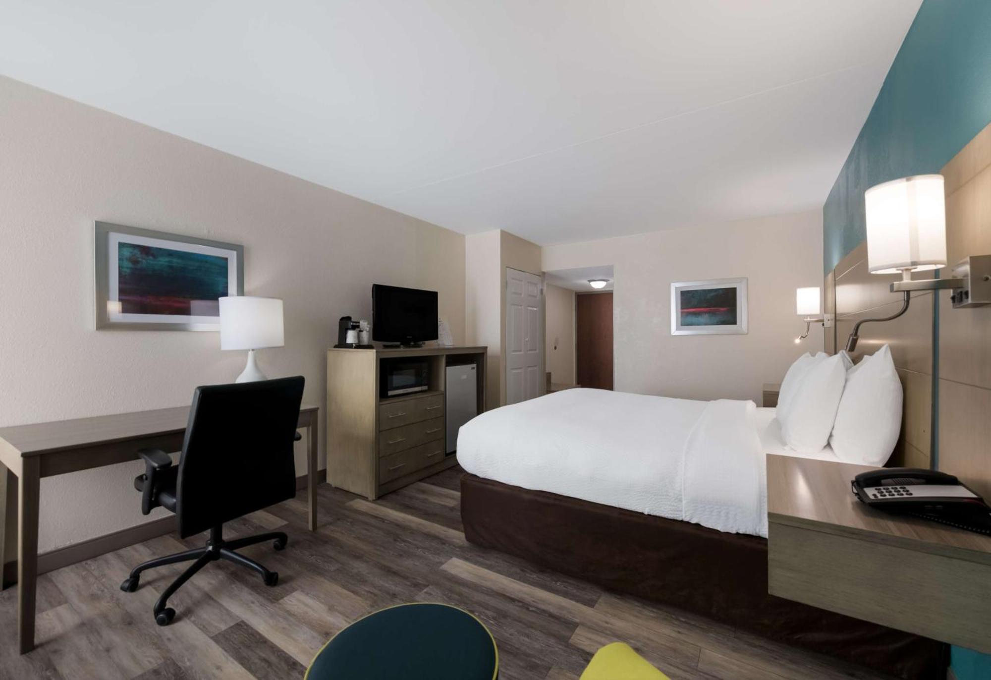 Best Western Hampton Coliseum Inn Exterior photo