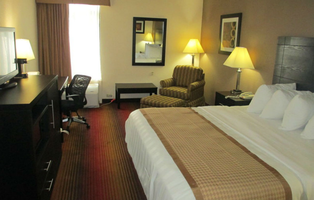 Best Western Hampton Coliseum Inn Exterior photo